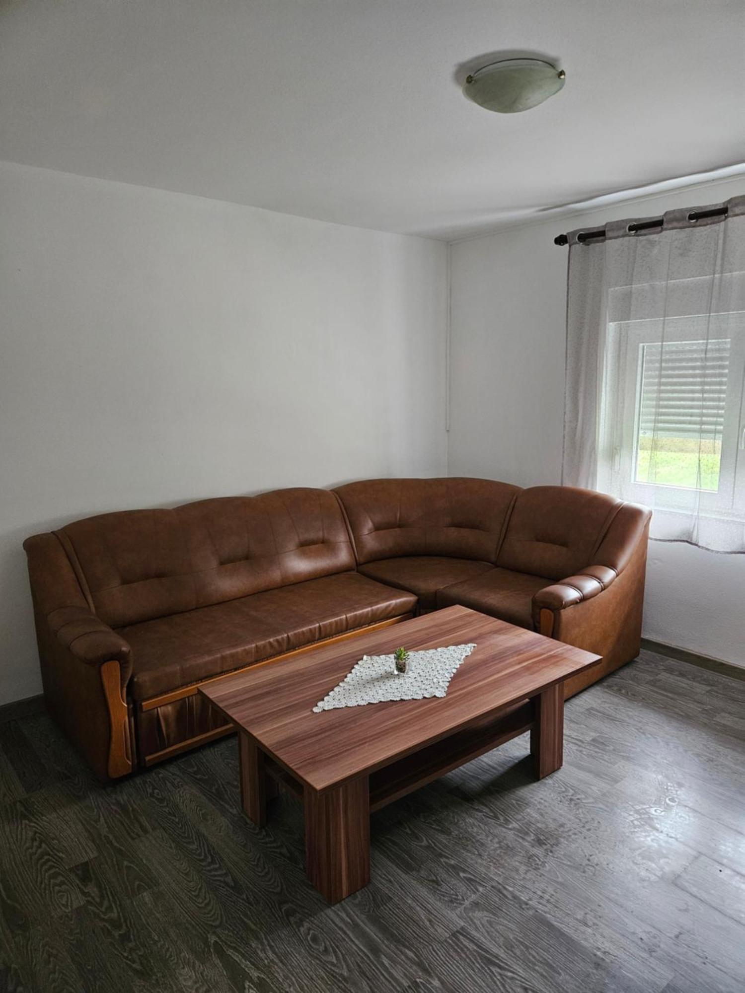 Apartman Mile - Holiday House スモーヤナク エクステリア 写真