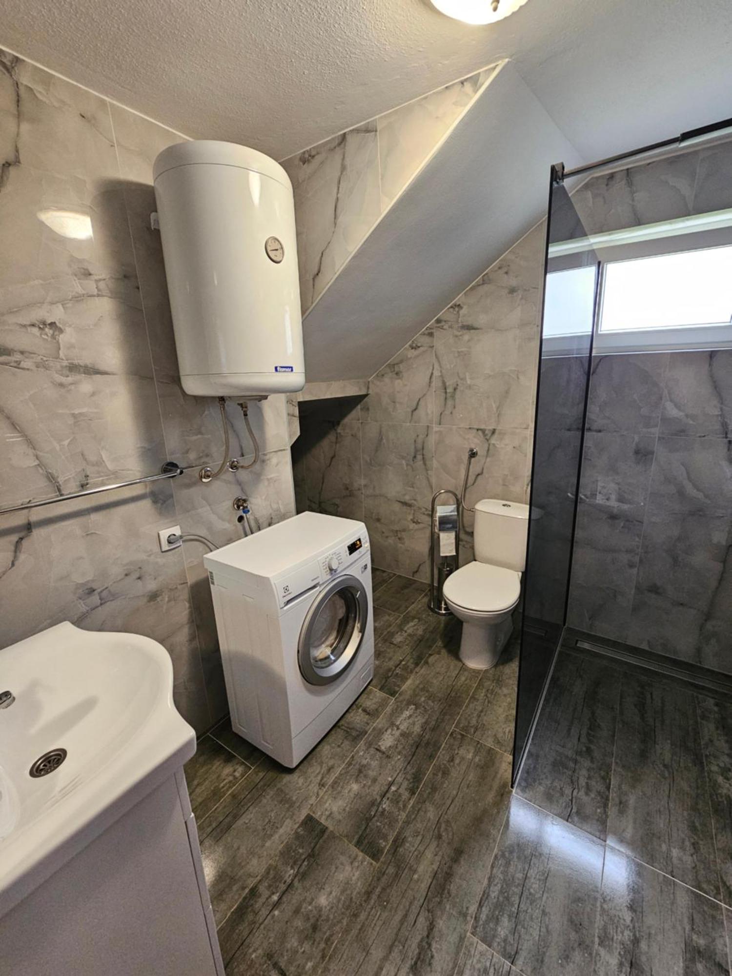 Apartman Mile - Holiday House スモーヤナク エクステリア 写真